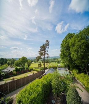 Large Suite, Double bath & Shower, kitchen with stunning views near Lyme Regis